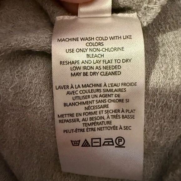 Gray Graphic Women’s Sweater - Picture 6 of 8